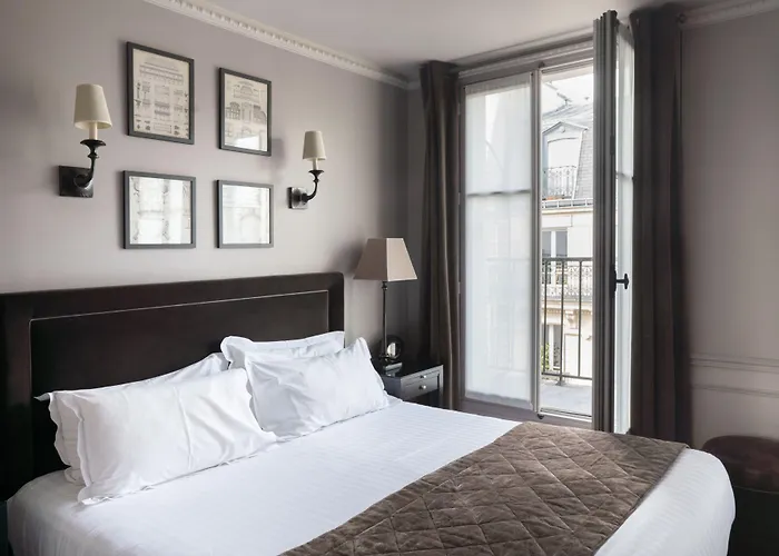 Hotel Saint-Louis Pigalle Paris